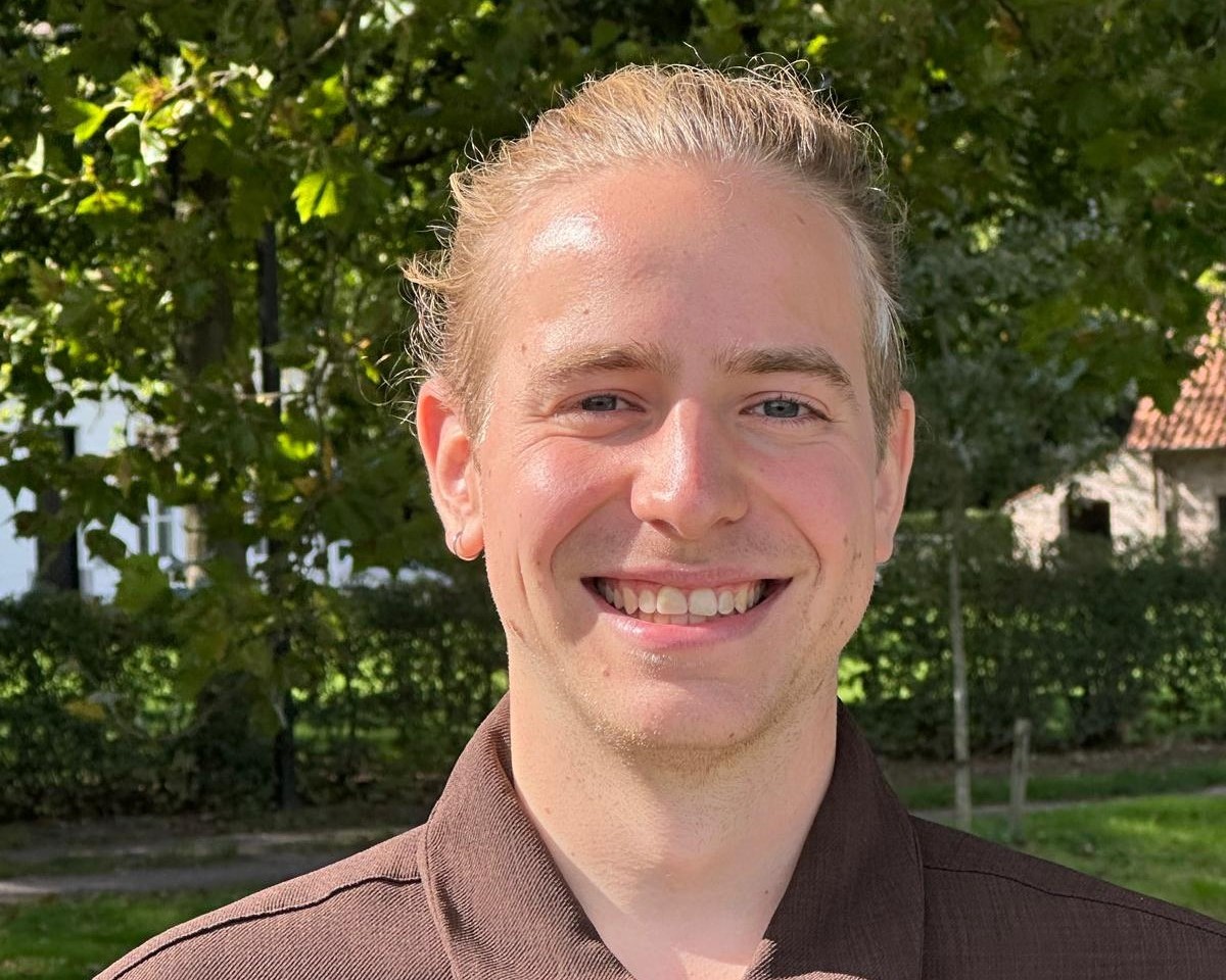 Dr. Siemen Van de Velde